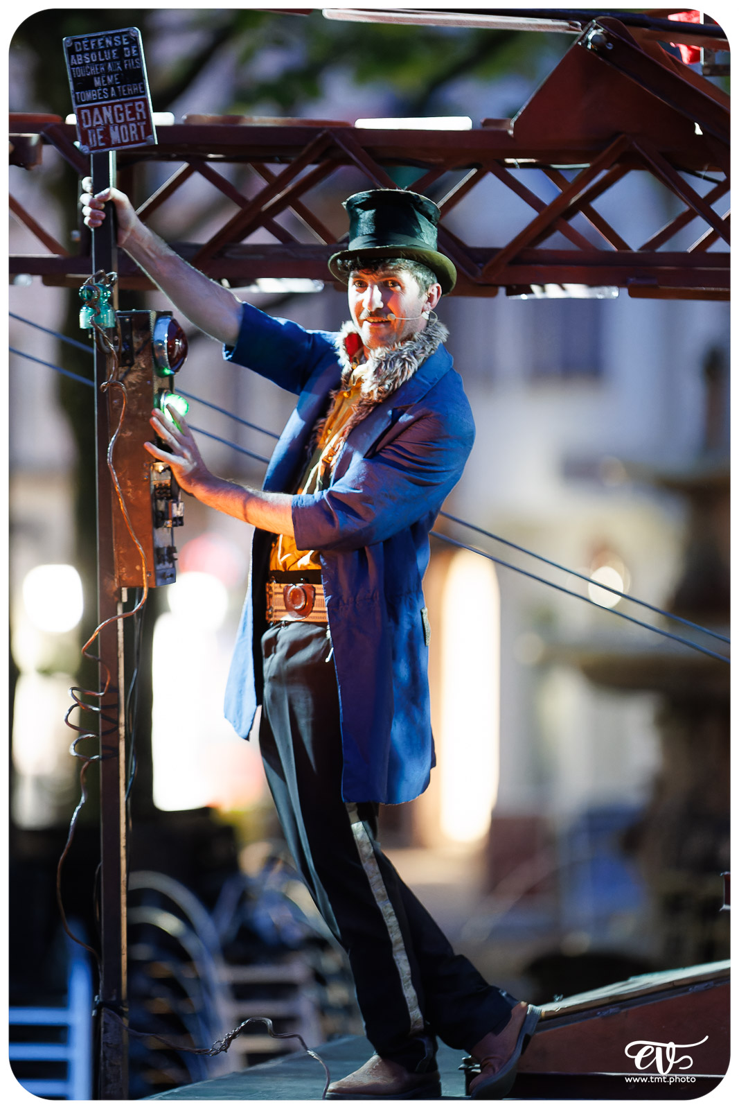 DE CHAIR ET D'ACIER (CIE 100 RACINES)